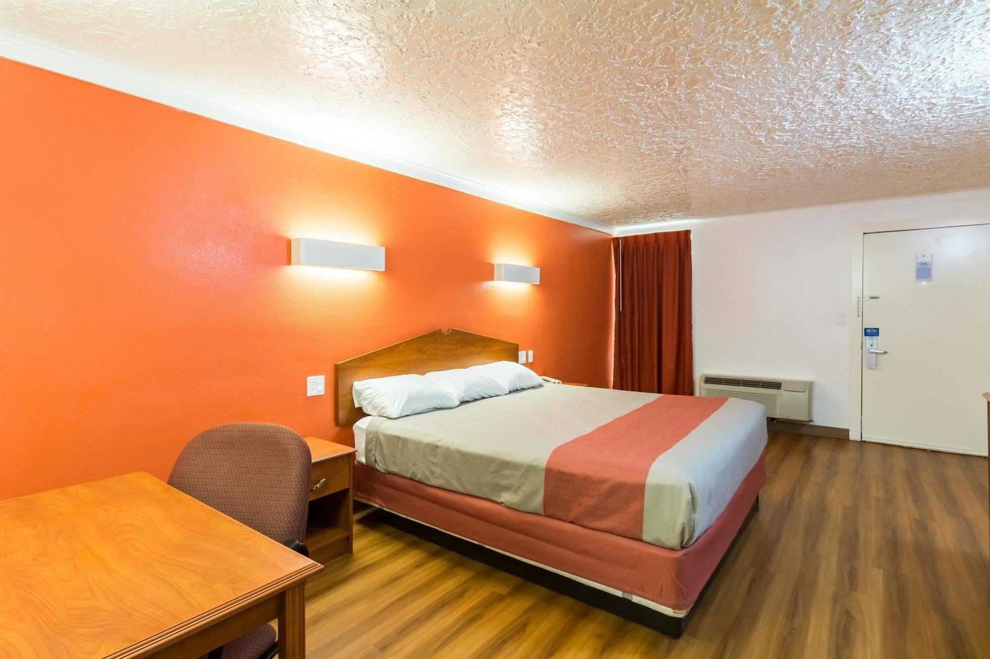 Hotel 6-fort Worth, Tx - White Settlement 2*